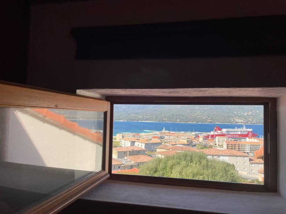 Charmante Petite Maison Avec Magnifique Vue Propriano (Corsica)